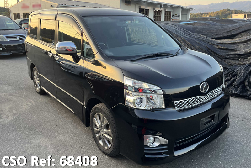 Toyota / Voxy 2013